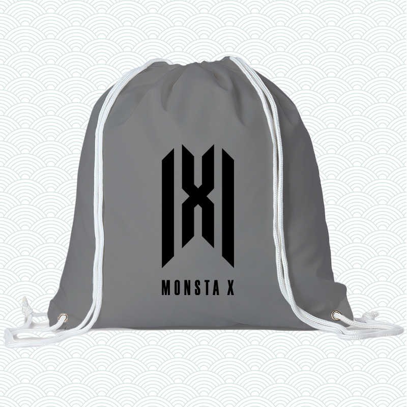 Mochila con el logotipo usado desde 2019 del grupo k-pop Monsta X